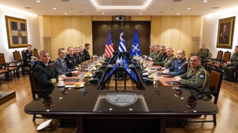 Επίσκεψη του Διοικητή της Διακλαδικής Διοίκησης Συμμαχικών Δυνάμεων της Νάπολης, Admiral Stuart B. Munsch