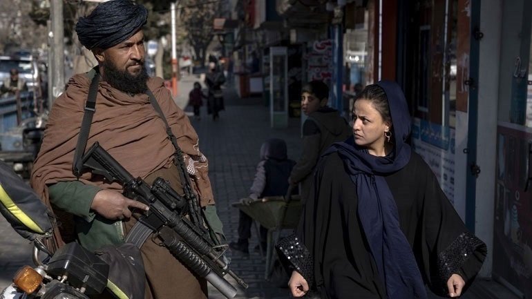 Το Συμβούλιο Ασφαλείας του ΟΗΕ καλεί τους Ταλιμπάν να ακυρώσουν τα μέτρα σε βάρος των γυναικών