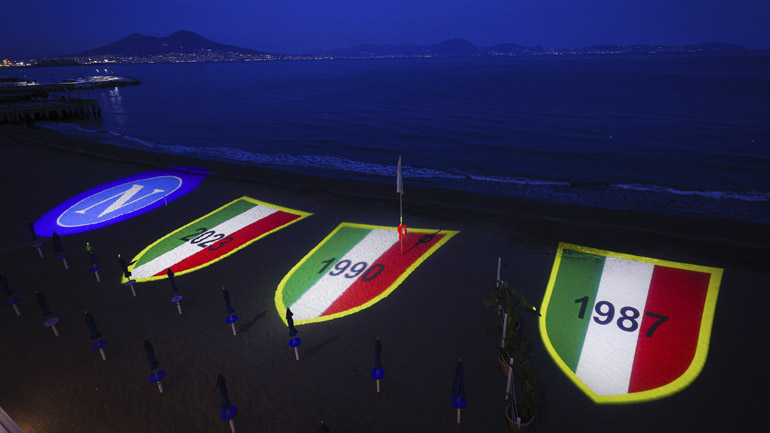 Νάπολι: Οι αρχές ζήτησαν απ’ τους οπαδούς της να μην πανηγυρίσουν με φωτοβολίδες στον… Βεζούβιο!