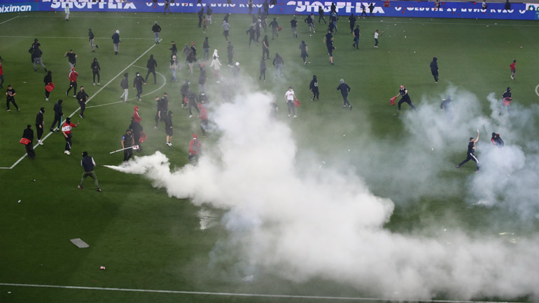 Ολυμπιακός: Δύο αγωνιστικές κεκλεισμένων η τιμωρία για τα επεισόδια στο ντέρμπι με την ΑΕΚ