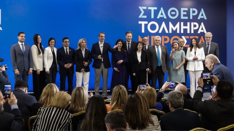 ΣΥΡΙΖΑ: Επικρατείας κολλητών, υπουργών και μετακλητών από τη ΝΔ