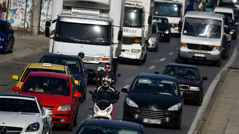 Σύγκρουση πέντε οχημάτων στην Αττική Οδό