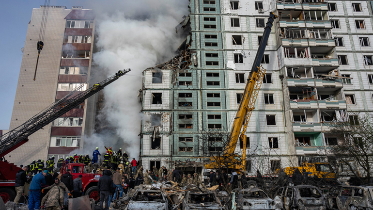 Τουλάχιστον 12 νεκροί από τα νυκτερινά ρωσικά πλήγματα στην Ουκρανία