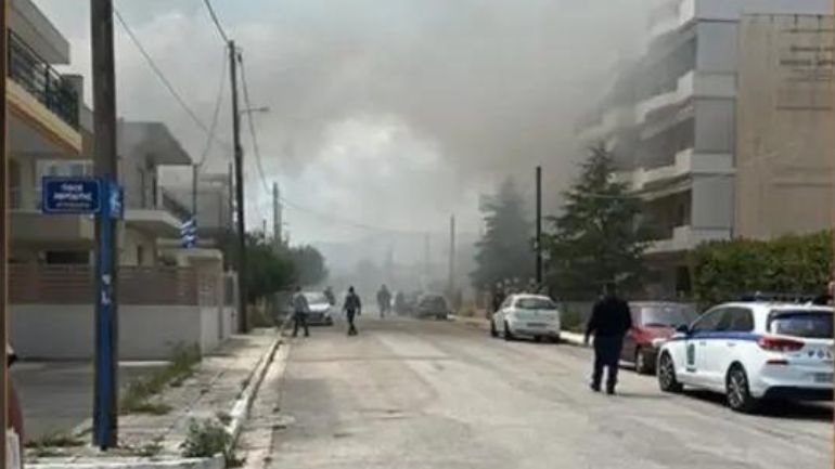 Φωτιά σε οικία στη Μαγούλα Αττικής