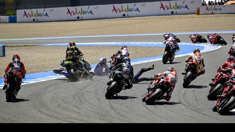 Δείτε την πτώση που σταμάτησε τον αγώνα Sprint των MotoGP στην Ισπανία!