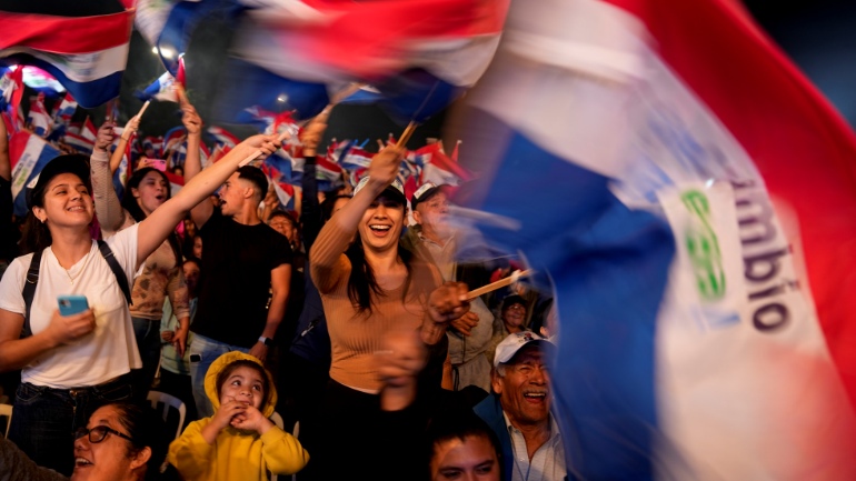 Εκλογές με αβέβαιη έκβαση στην Παραγουάη, όπου απειλείται η ηγεμονία της συντηρητικής παράταξης