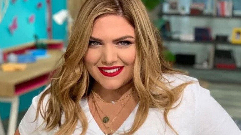 Έσπασαν το αυτοκίνητο της Δανάης Μπάρκα έξω από το σπίτι της Έσπασαν το αυτοκίνητο της Δανάης Μπάρκα έξω από το σπίτι της