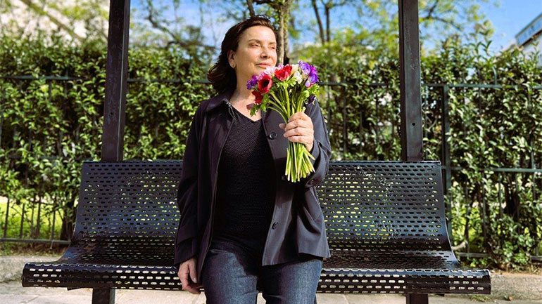 «Πέντε στάσεις» με τη Γιώτα Φέστα στο θέατρο Αυλαία