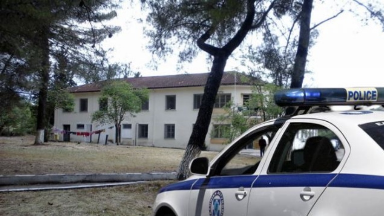 Αιματηρό επεισόδιο στο Hot spot Θερμοπυλών – Μαχαίρωσαν γυναίκα