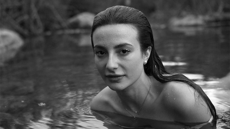 Τα «Μαγεμένα Νερά» της Παρασκευής Δουρουκλάκη