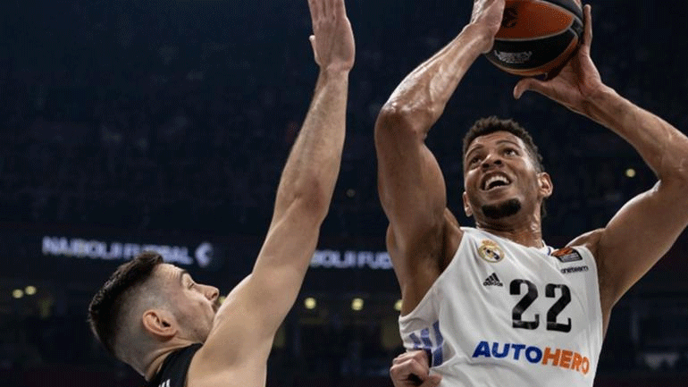 «Ζωντανή» η Ρεάλ Μαδρίτης, πέρασε από το Βελιγράδι με 82-80
