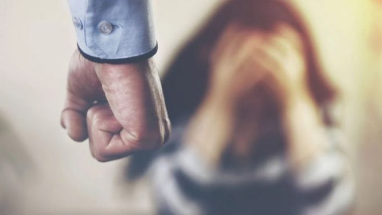 Κρήτη: Έσπασε γυάλινο μπουκάλι στο κεφάλι της εγκύου συντρόφου του