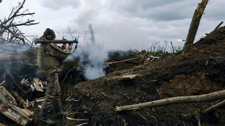 Ρωσική επίθεση με drone προκάλεσε πυρκαγιά σε αποθήκη πετρελαίου στην κεντρική Ουκρανία