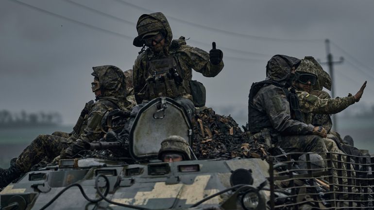 Οκτώ άμαχοι σκοτώθηκαν μετά από ρωσικές επιθέσεις στην περιοχή της Χερσώνας