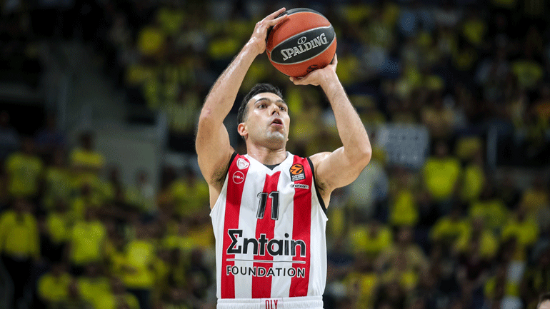 «Break» του Ολυμπιακού στην Πόλη, 72-71 τη Φενέρ με buzzer beater του Σλούκα