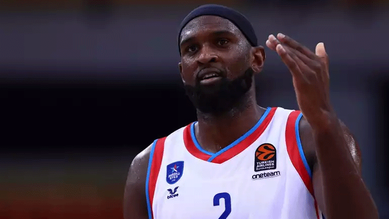 Εφές: Διάγνωση για περικαρδίτιδα έλαβε ο Κρις Σίνγκλετον