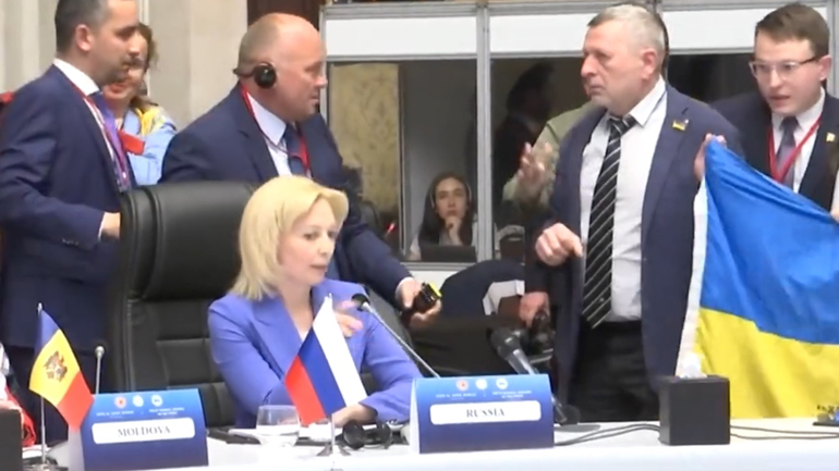 Ήρθαν στα χέρια Ουκρανοί και Ρώσοι κατά τη συνεδρίαση της Οικονομικής Συνεργασίας στην Άγκυρα