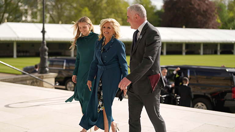 Μεγαλοπρεπής δεξίωση στο Μπάκιγχαμ πριν τη στέψη του Καρόλου