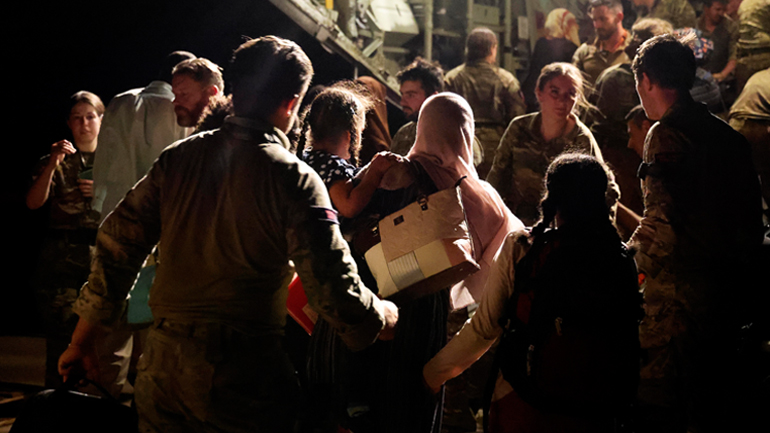 Η Βρετανία απομάκρυνε 2.450 ανθρώπους από το Σουδάν