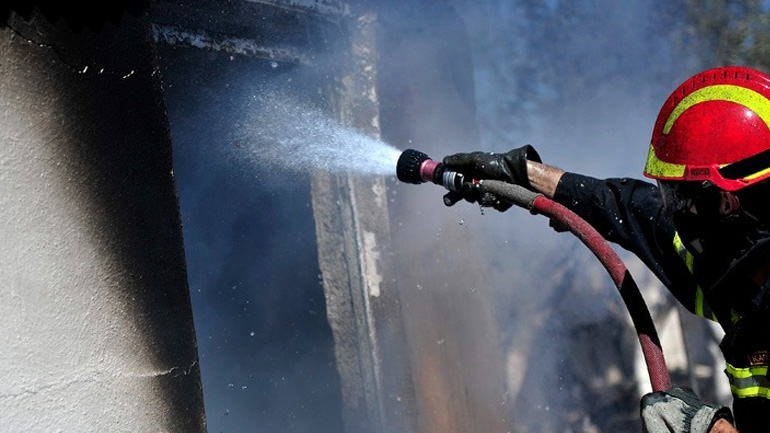 Πυρκαγιά σε διαμέρισμα στο Ηράκλειο – Στο νοσοκομείο 15χρονος