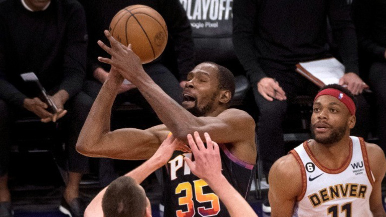 Μείωσαν οι Σανς με σούπερ δίδυμο Ντουράντ-Μπούκερ