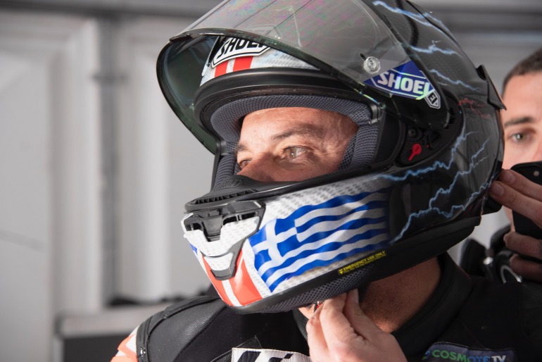 Η Ελληνική σημαία σε μια πίστα Παγκοσμίου Πρωταθλήματος