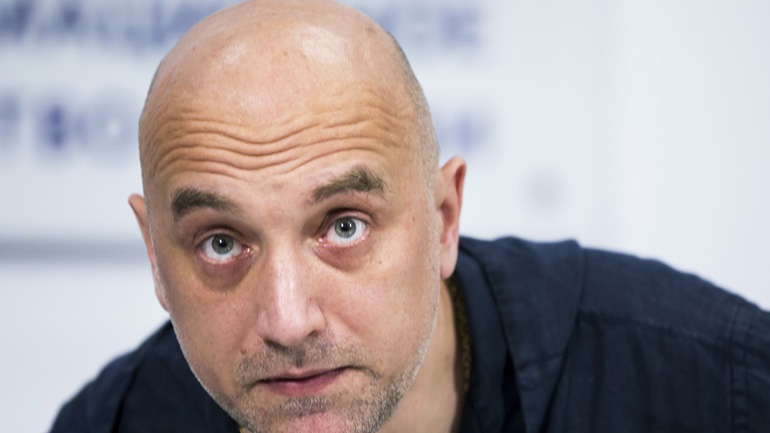 Ρωσία: Ο συγγραφέας Ζαχάρ Πριλέπιν δηλώνει ότι δεν θα φοβηθεί αφού επέζησε από τη βομβιστική επίθεση