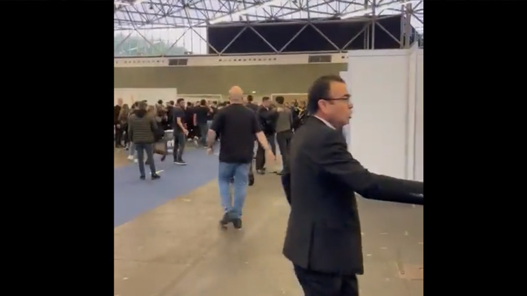 Εκλογές στην Τουρκία: Επεισόδια σε εκλογικό κέντρο στο Άμστερνταμ