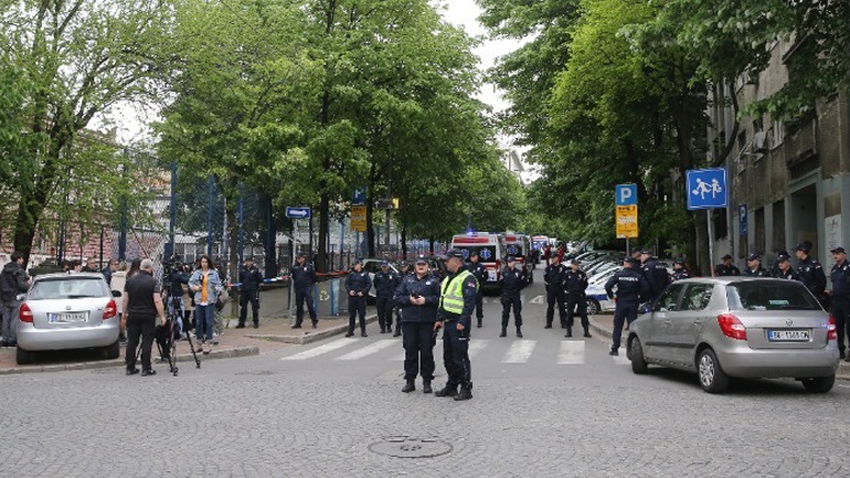 Ξεκίνησε ο «αφοπλισμός» των πολιτών στη Σερβία – Διορία ενός μήνα για να παραδοθούν τα παράνομα όπλα