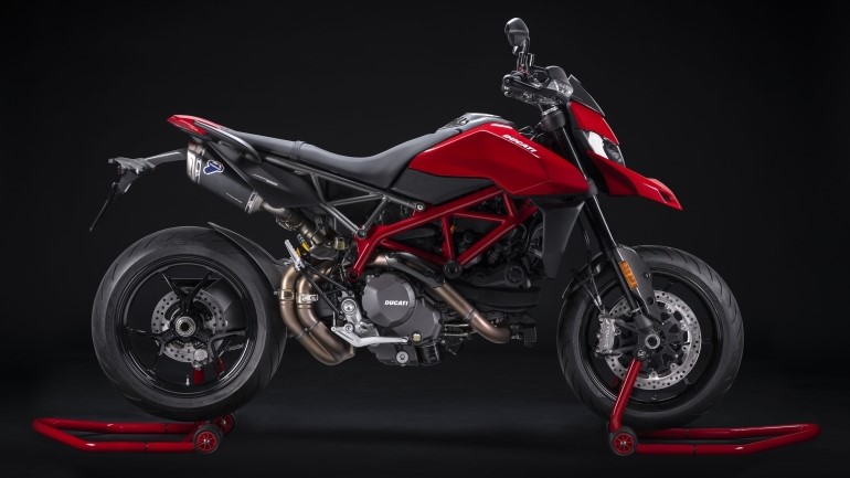 Δυο νέα πακέτα αξεσουάρ για την Hypermotard 950 από την Ducati