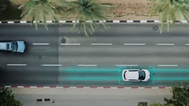 Γράφεται ιστορία – Το 2025 σε χρήση ο πρώτος δρόμος που θα φορτίζει ανέπαφα τα εν κινήσει ηλεκτρικά οχήματα