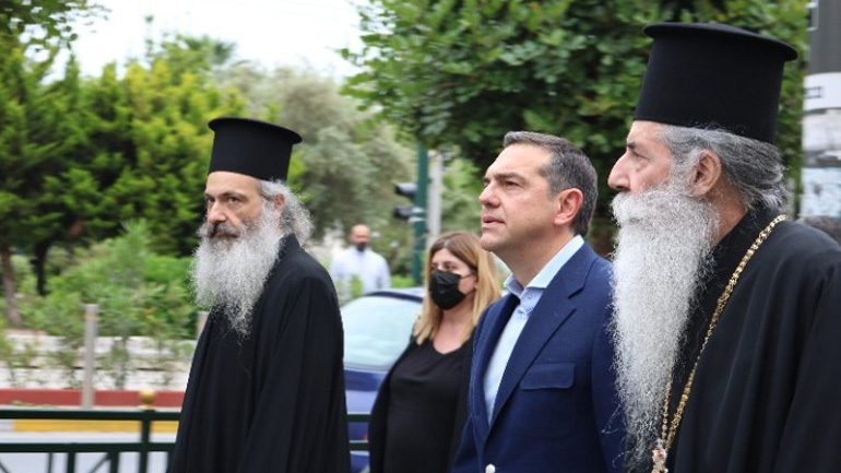 Συνάντηση Τσίπρα με τον Μητροπολίτη Πειραιώς Σεραφείμ Συνάντηση Τσίπρα με τον Μητροπολίτη Πειραιώς Σεραφείμ