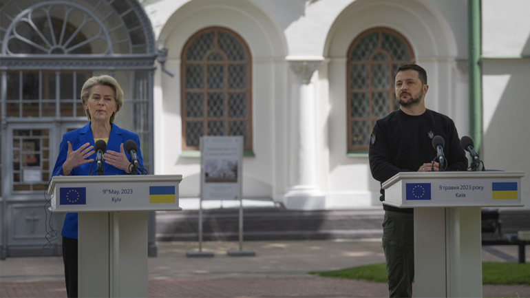 Η φον ντερ Λάιεν στο Κίεβο για την Ημέρα της Ευρώπης