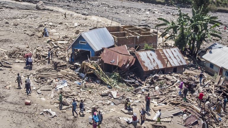 Πάνω από 5.500 άνθρωποι εξακολουθούν να αγνοούνται στο Κονγκό εξαιτίας των πλημμυρών