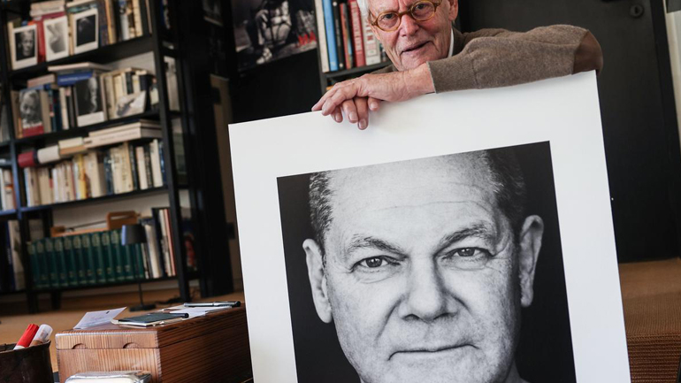 Κόνραντ Μίλερ, ο φωτογράφος των καγκελάριων