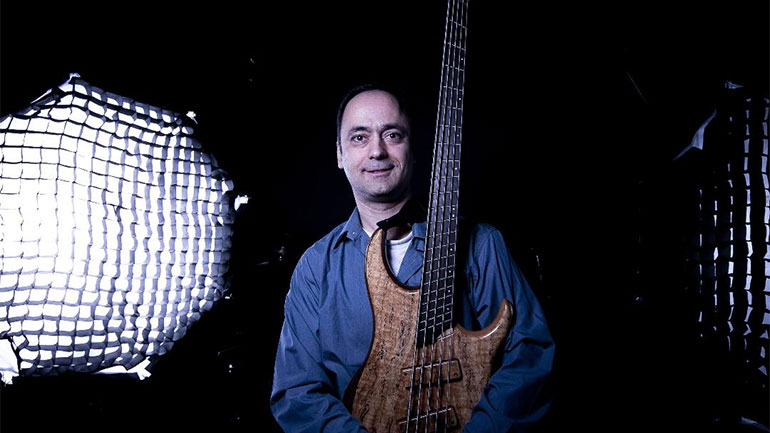 Ο Ed Far στο Γυάλινο Μουσικό Θέατρο