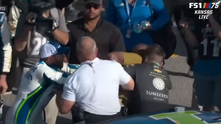 NASCAR: Οδηγοί άρχισαν τις μπουνιές μπροστά σε χιλιάδες θεατές