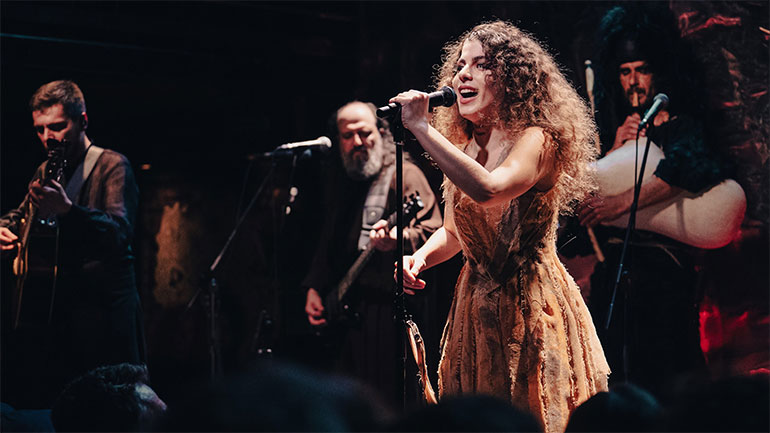 PAGAN – Δείτε το συγκρότημα με τις πιο απόκοσμες μυστηριακές live εμφανίσεις