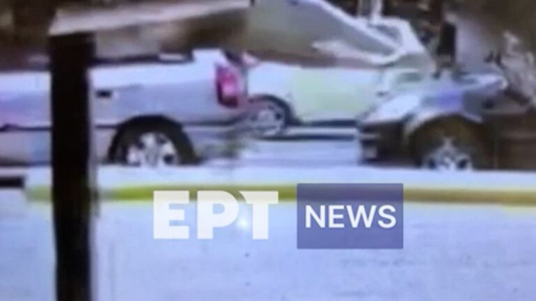 Βίντεο ντοκουμέντο από την Καλλιθέα: Το μοιραίο smart τρέχει με ιλιγγιώδη ταχύτητα πριν παρασύρει τη 13χρονη Βίντεο ντοκουμέντο από την Καλλιθέα: Το μοιραίο smart τρέχει με ιλιγγιώδη ταχύτητα πριν παρασύρει τη 13χρονη