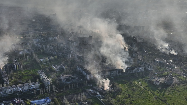 Μαίνονται οι σφοδρές μάχες στο ανατολικό μέτωπο της Ουκρανίας