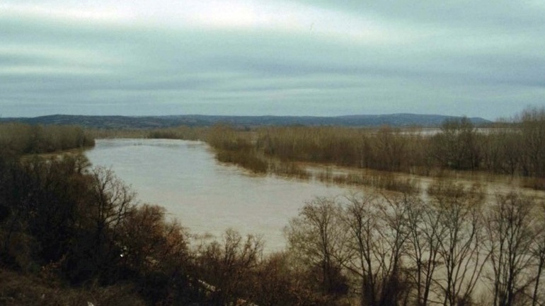 Επιχείρηση διάσωσης 17 μεταναστών που βρίσκονταν σε νησίδα του ποταμού Έβρου στην Αλεξανδρούπολη
