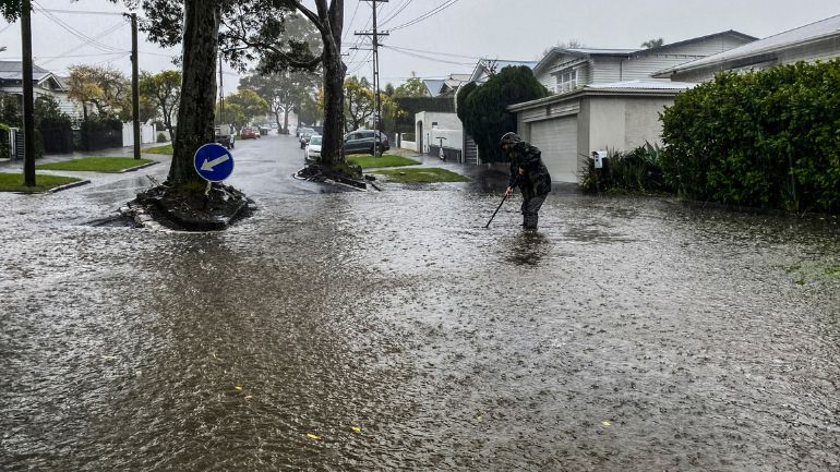 Πλημμύρες στη Νέα Ζηλανδία: Βρέθηκε το πτώμα του μαθητή που αγνοείτο σε σπήλαιο