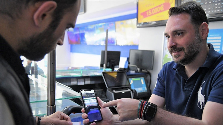 Χρήστος Ταμπάκης, ιδιοκτήτης καταστήματος ΟΠΑΠ στο Παγκράτι