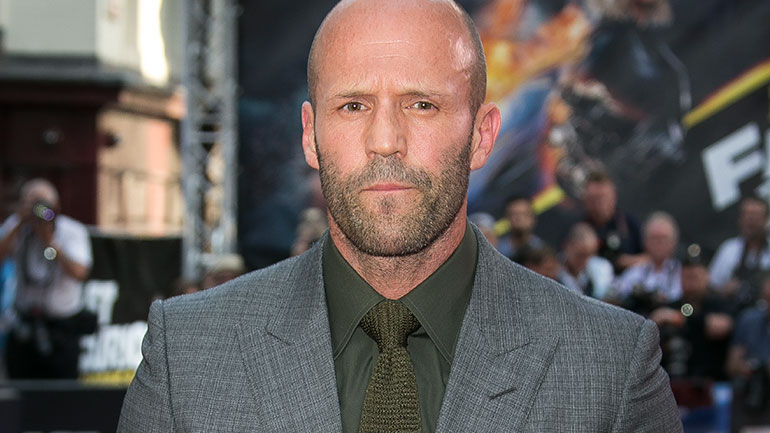 Τζέισον Στέιθαμ: «Βουτά» στα βάθη των ωκεανών για το «Meg 2: The Trench» – Δείτε το τρέιλερ