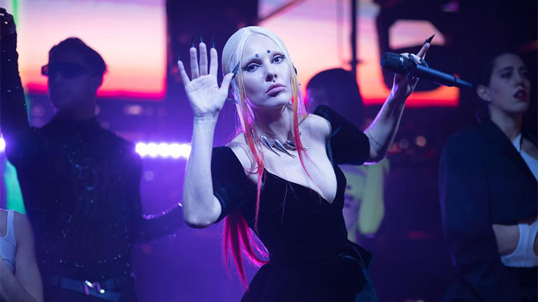 Η Τάμτα σε ένα φαντασμαγορικό performance  και η παρουσίαση δύο νέων τραγουδιών