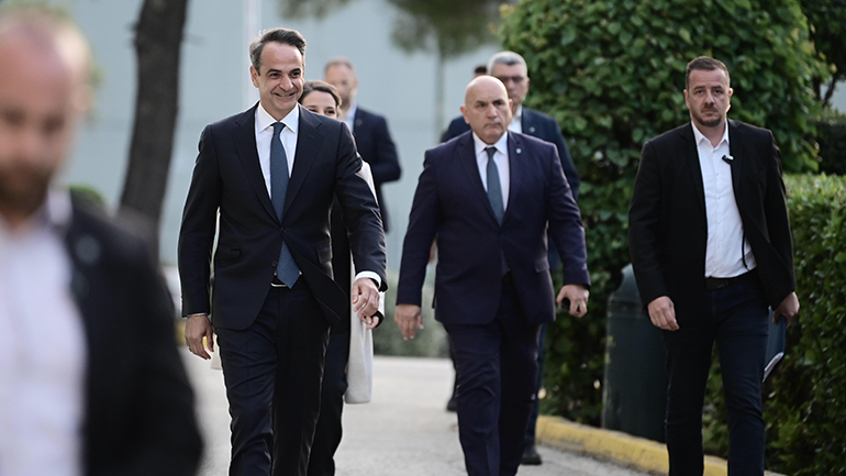 Μητσοτάκης κατά την άφιξη στο debate: «Εύχομαι να έχουμε ουσιαστική συζήτηση»