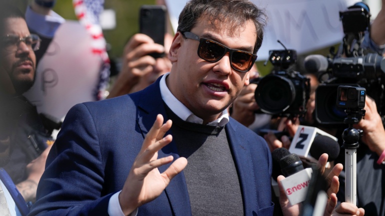 ΗΠΑ: Αθώος δηλώνει ο Ρεπουμπλικάνος βουλευτής Τζορτζ Σάντος για την εξαπάτηση των υποστηρικτών του και του Κογκρέσου