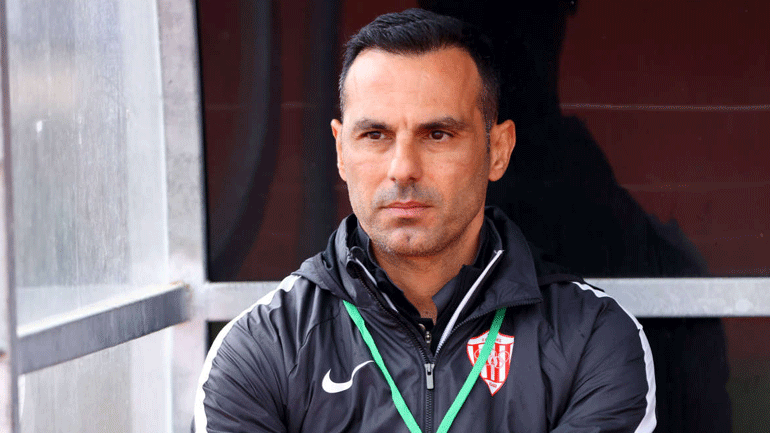 Νέα Σαλαμίνα: Διορία μιας εβδομάδας της διοίκησης στον Πουρσαϊτίδη