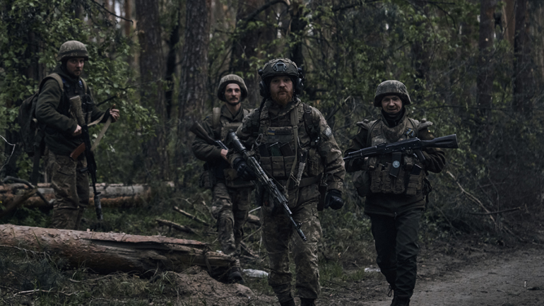 «Η Ρωσία έχει στρατολογήσει περίπου 10.000 κρατούμενους», αναφέρουν Βρετανοί αναλυτές