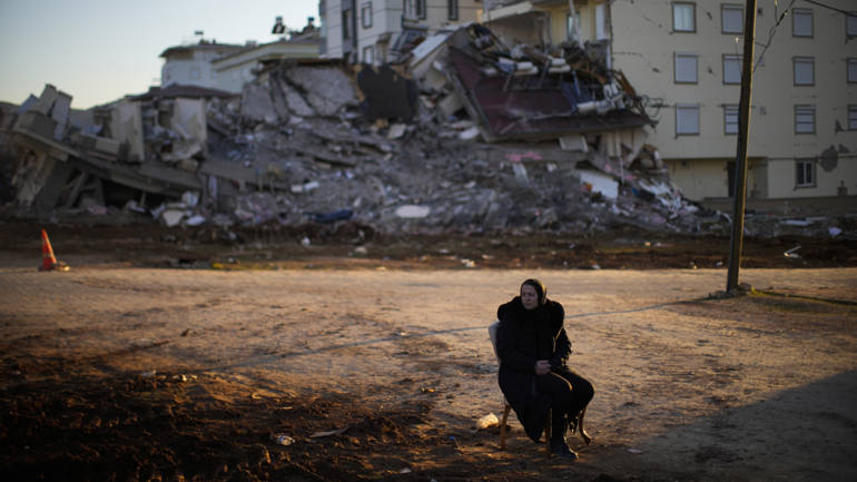 Toυρκία: Δευτερεύουσα καταστροφή από τις τοξικές ουσίες που απελευθερώθηκαν μετά τον καταστροφικό σεισμό